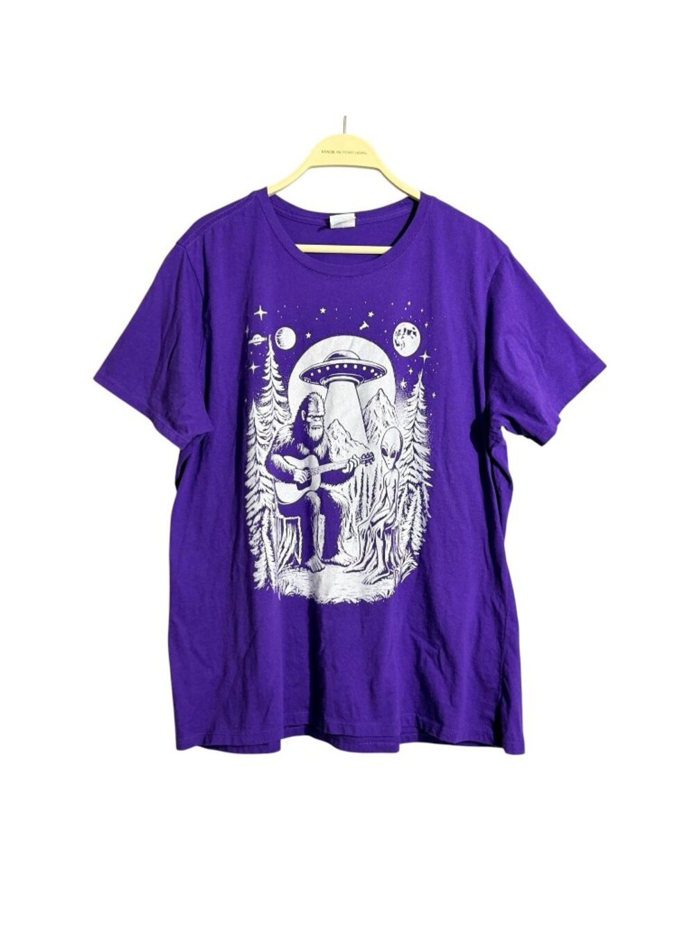 Movie Fan Favorite Tshirt Women Size XXL UFO Bigfoot Alien Nerdy Purple Graphic
